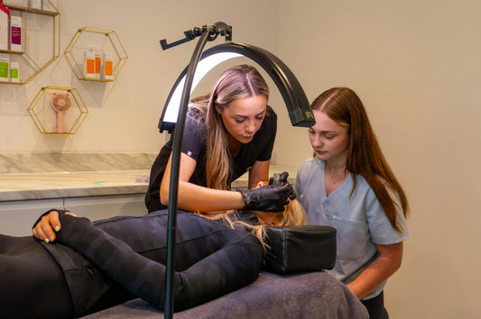LED Therapie gegen Akne: Wirkung, Studien & Erfahrungen